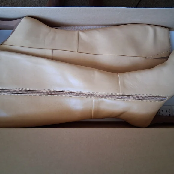 Candie's Victoria Dirty Blonde Heeled Boots - Picture 3 of 6